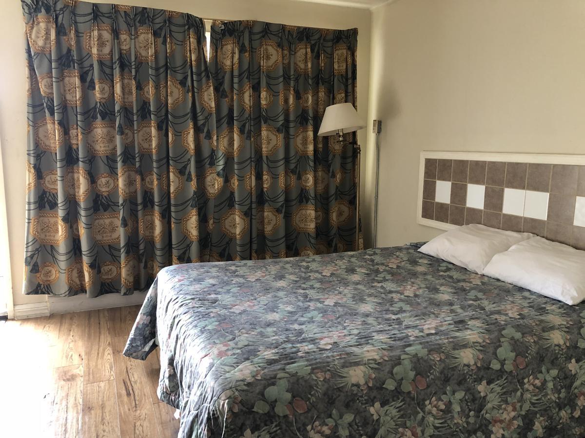 Grand Motel Брантфорд Экстерьер фото
